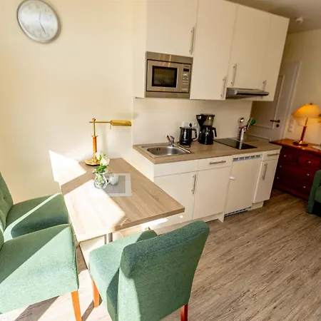 Juwel Apartment